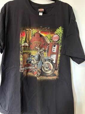 Harley-Davidson Black Graphic Tee with Red Barn and Blue Motorcycle
